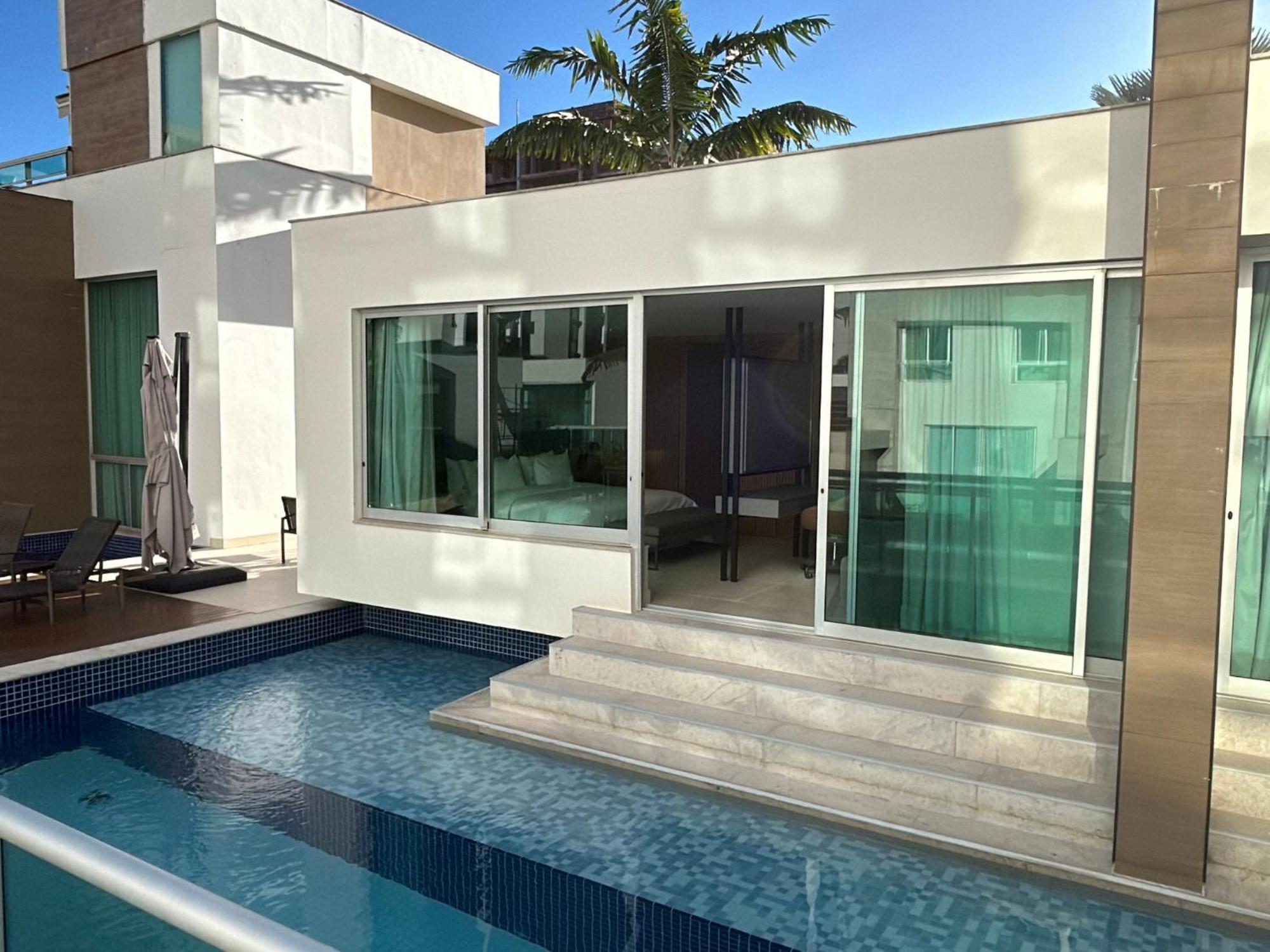 Jade Hotel Brasilia Candangolandia Exteriör bild A swim-up suite at the Hard Rock Hotel & Casino Punta Cana
